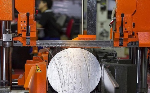 武陵源立式金属带锯床切削出现跑带故障解决方法！